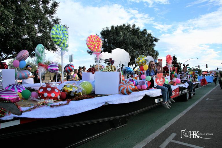 QC Chamber Holiday Fest and Parade 21144 768x512
