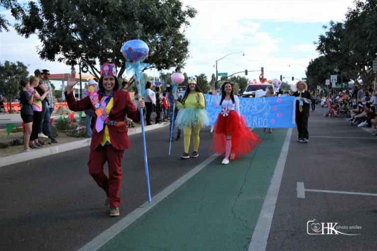 QC Chamber Holiday Fest and Parade 21147 768x512