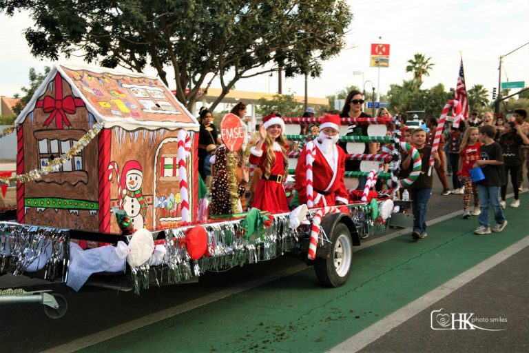 QC Chamber Holiday Fest and Parade 21181 768x512